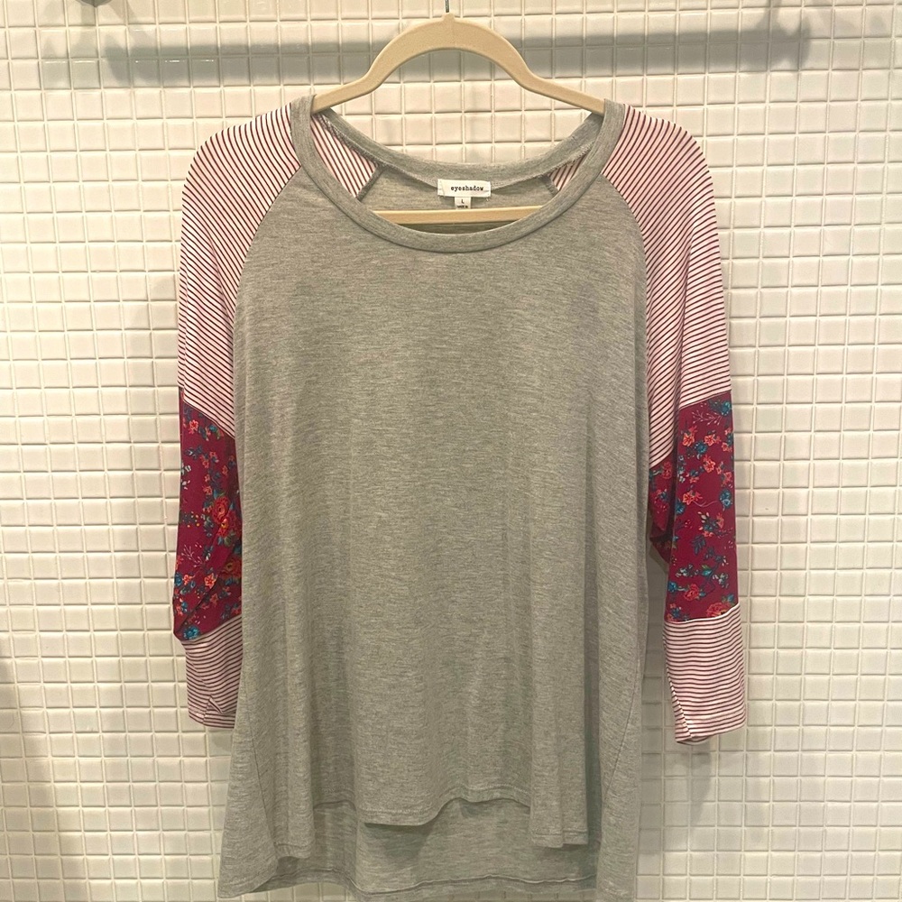 Boutique - 3/4 sleeve fashion tee - eyeshadow brand